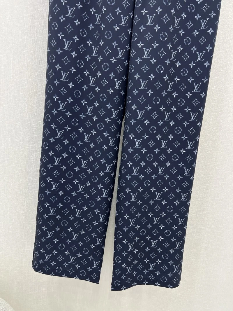 Louis Vuitton Long Pants Sleek 131786