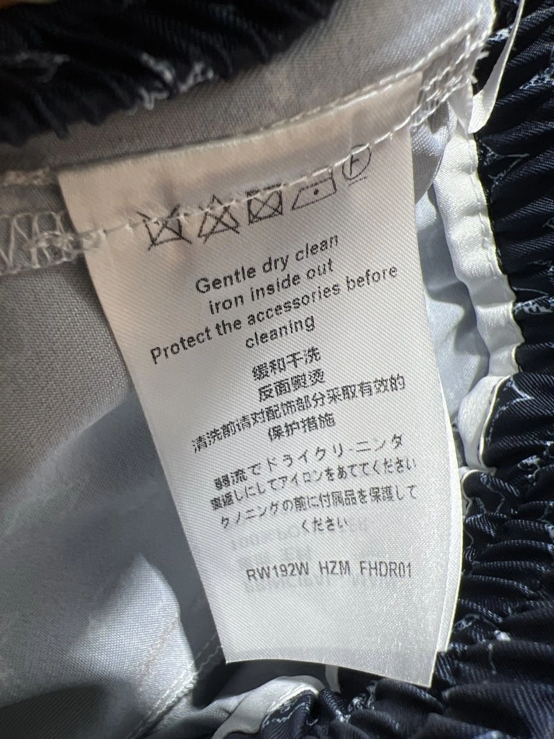 Louis Vuitton Long Pants Sleek 131786