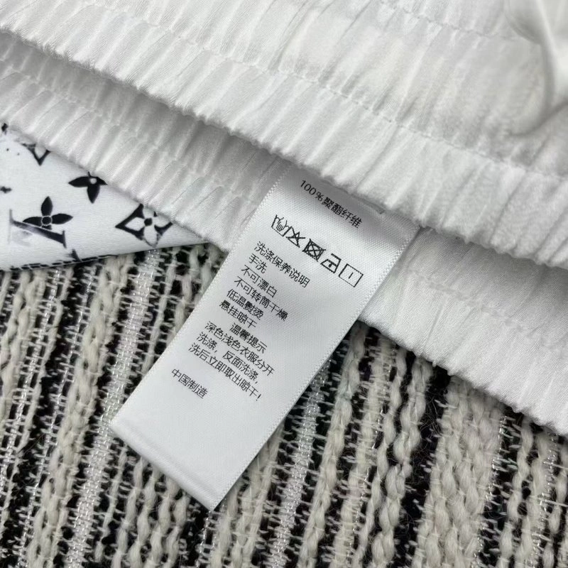 WaterResistant Louis Vuitton Long Pants 131779