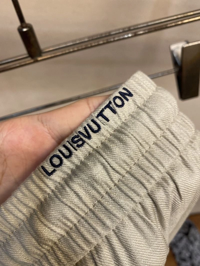 Louis Vuitton Long Pants Sporty 135889