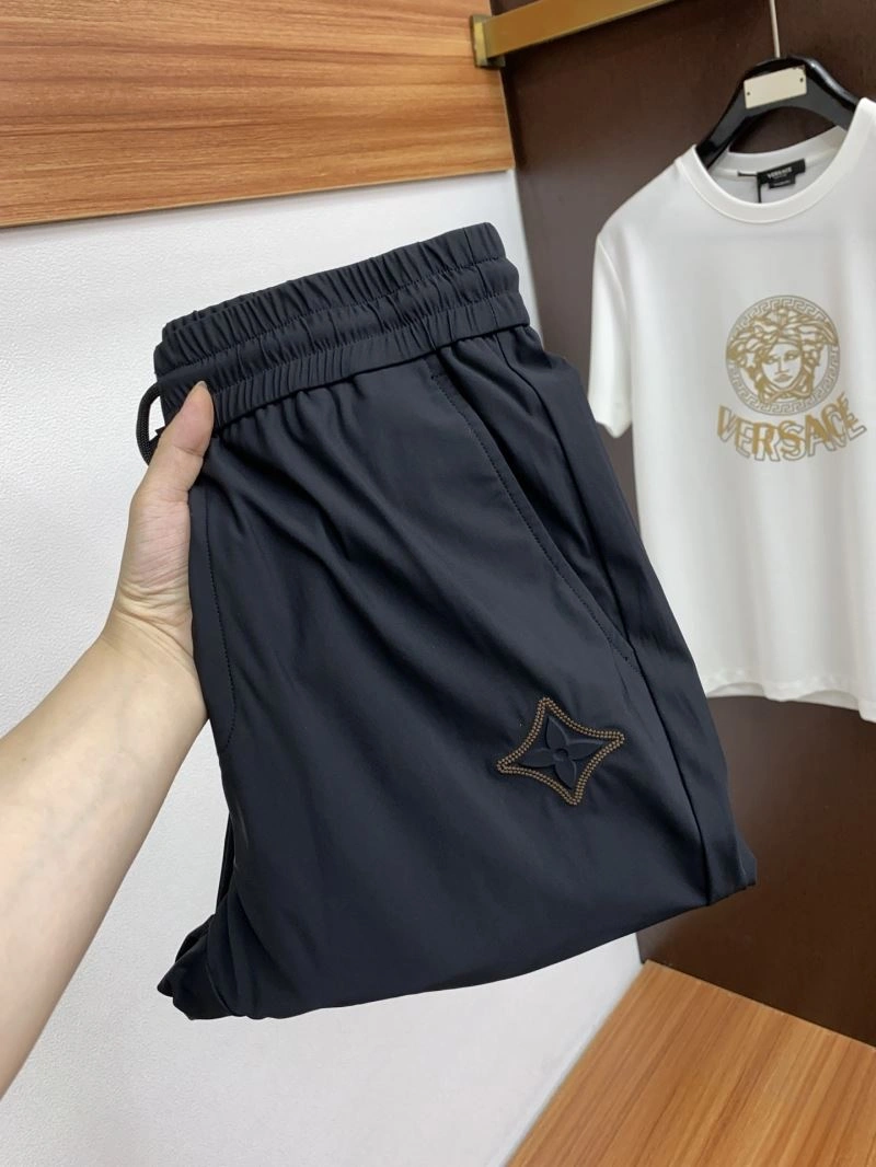Effortless Louis Vuitton Long Pants 134973