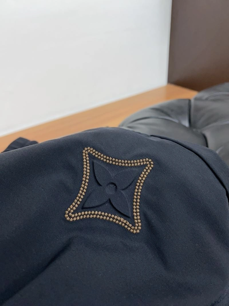 Effortless Louis Vuitton Long Pants 134973