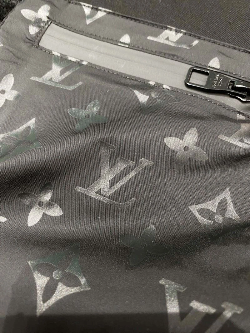 Louis Vuitton Long Pants Sporty 134952