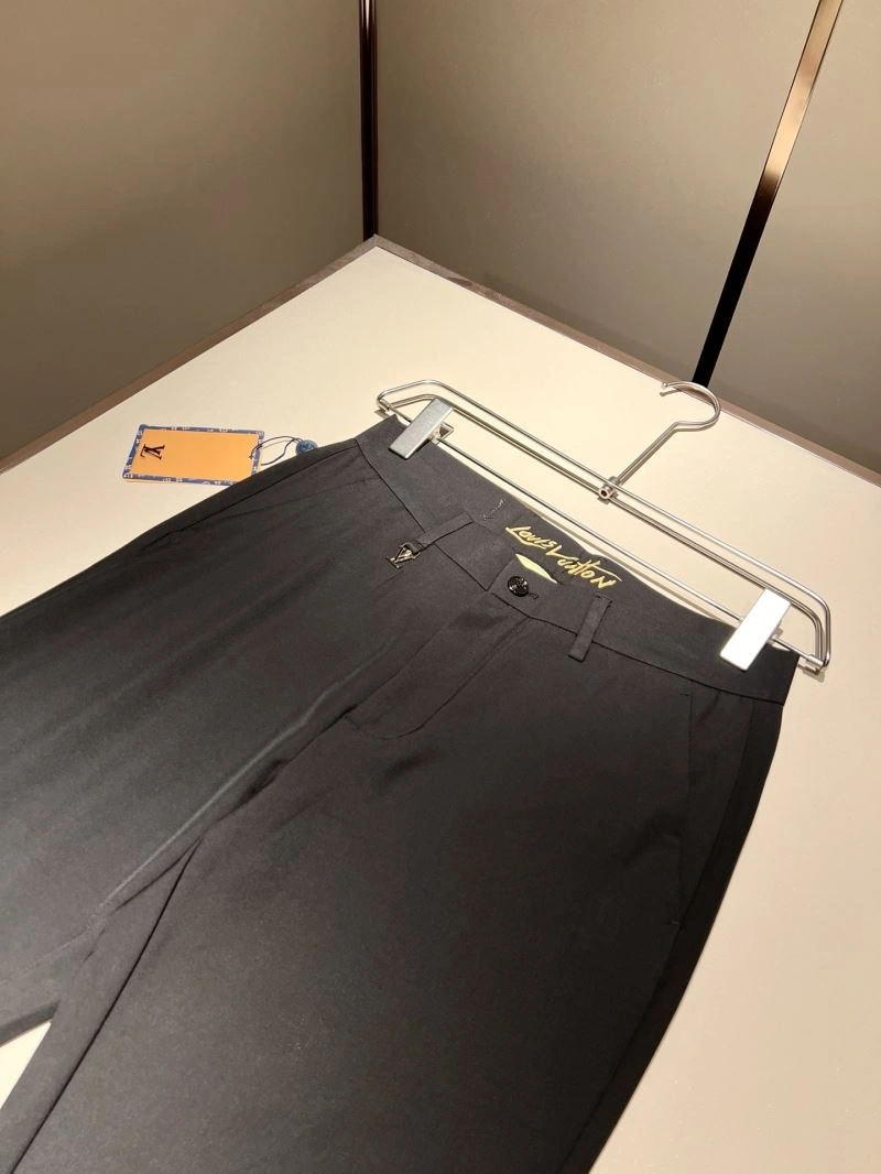 Stylish Louis Vuitton Long Pants 134031