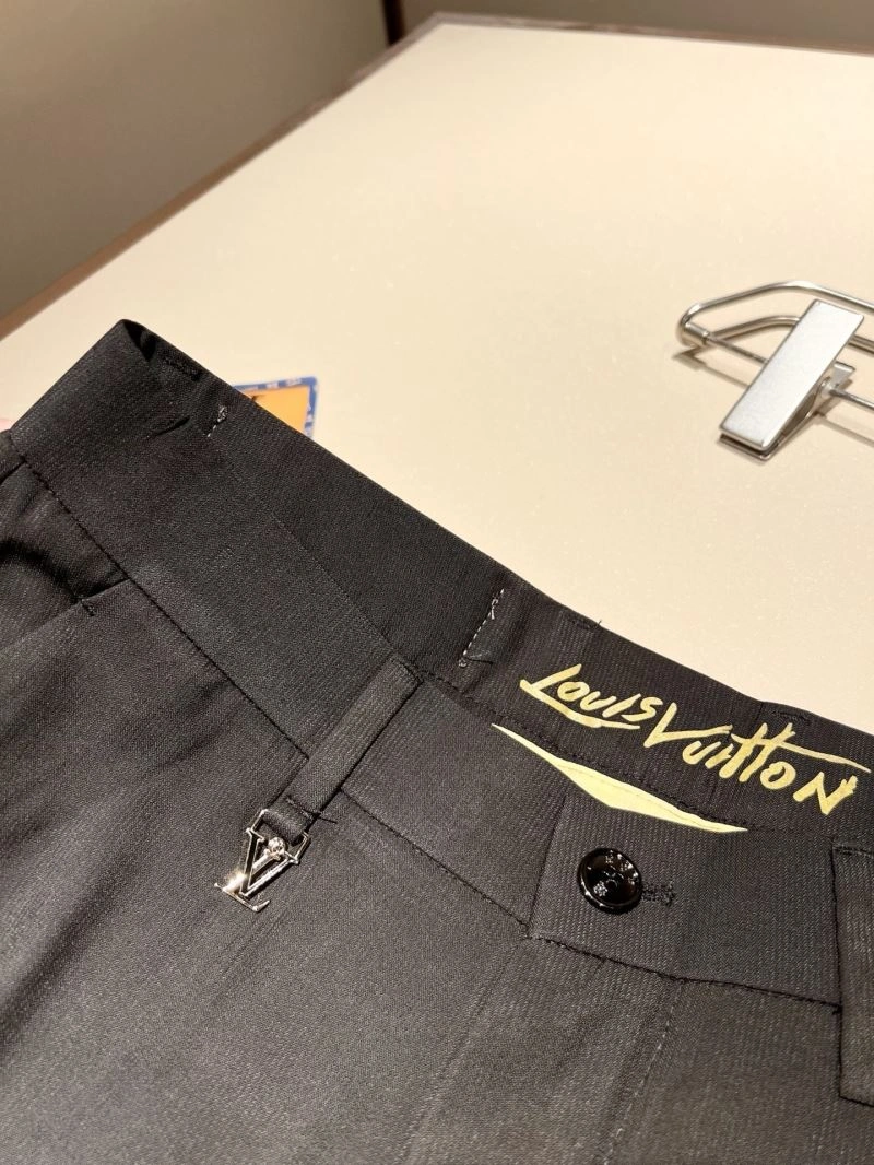 Stylish Louis Vuitton Long Pants 134031