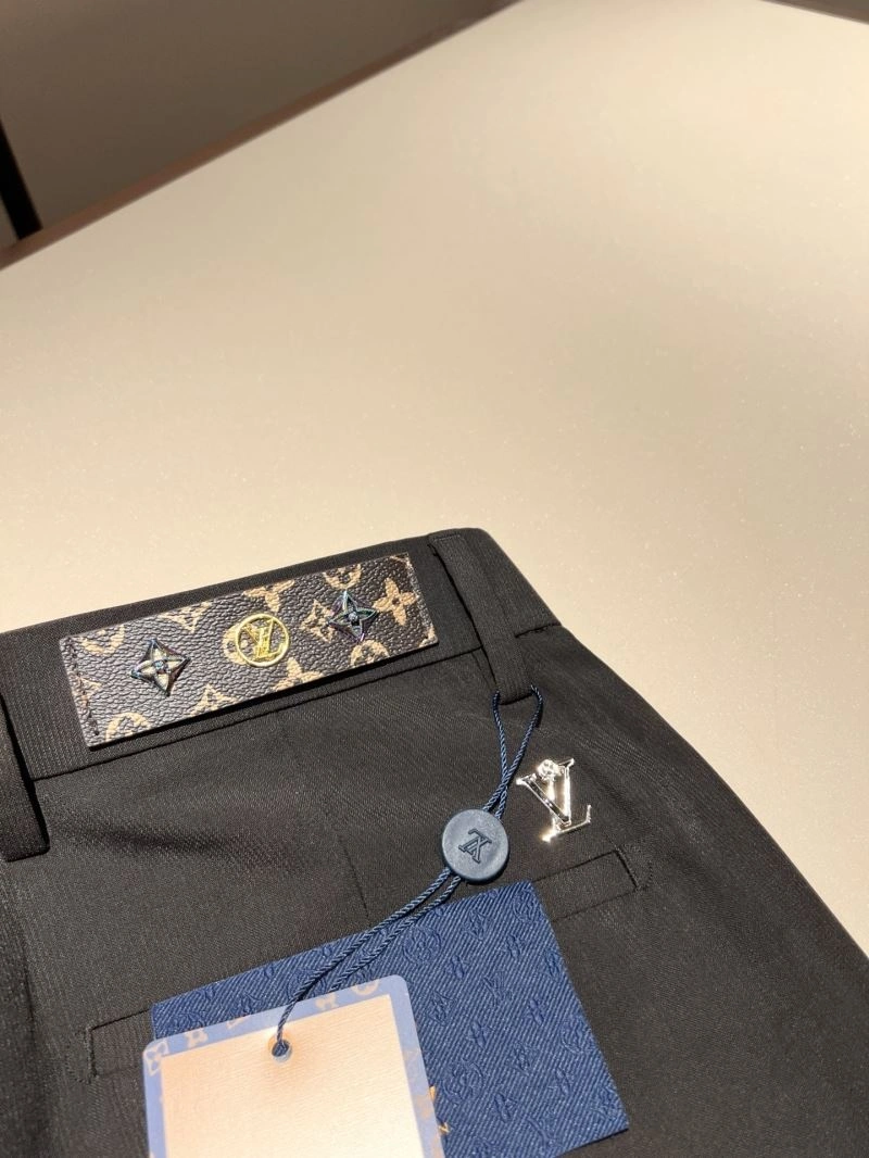 Stylish Louis Vuitton Long Pants 134031