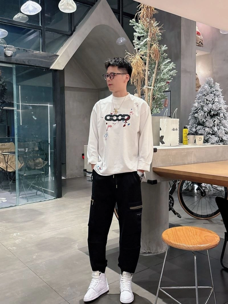 Sporty Louis Vuitton Long Pants 134014