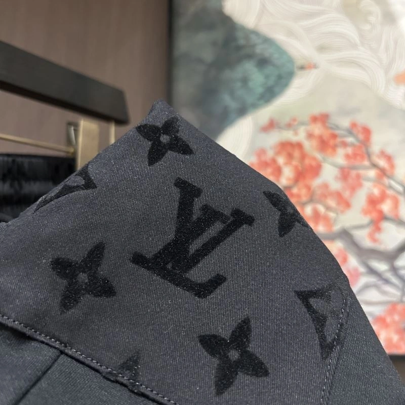 Louis Vuitton Long Pants Elegant 133056