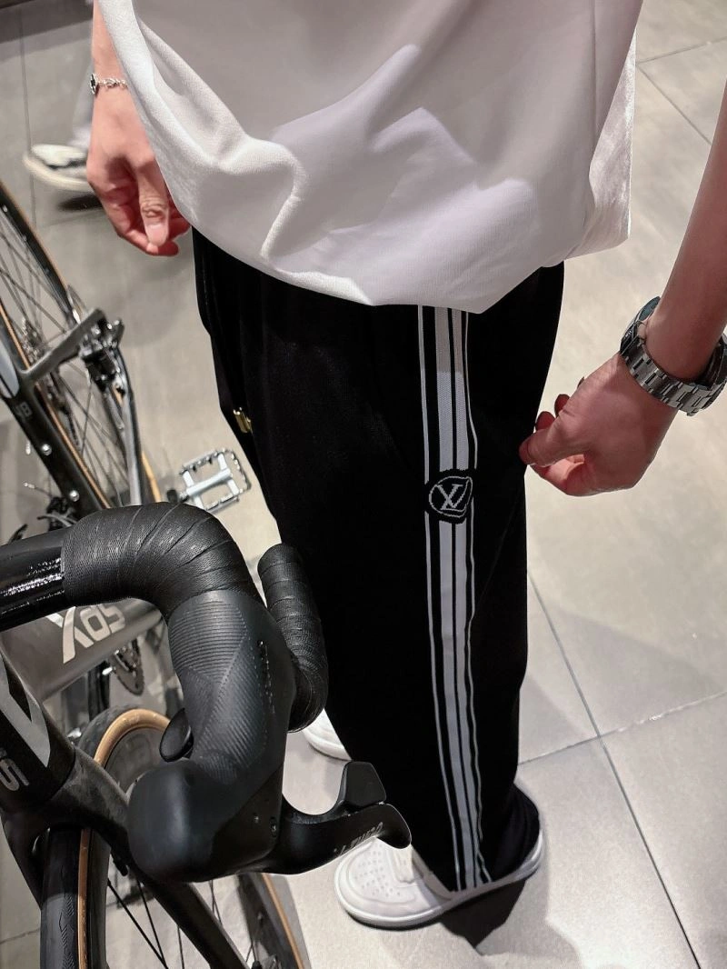 Louis Vuitton Long Pants Sleek 133101