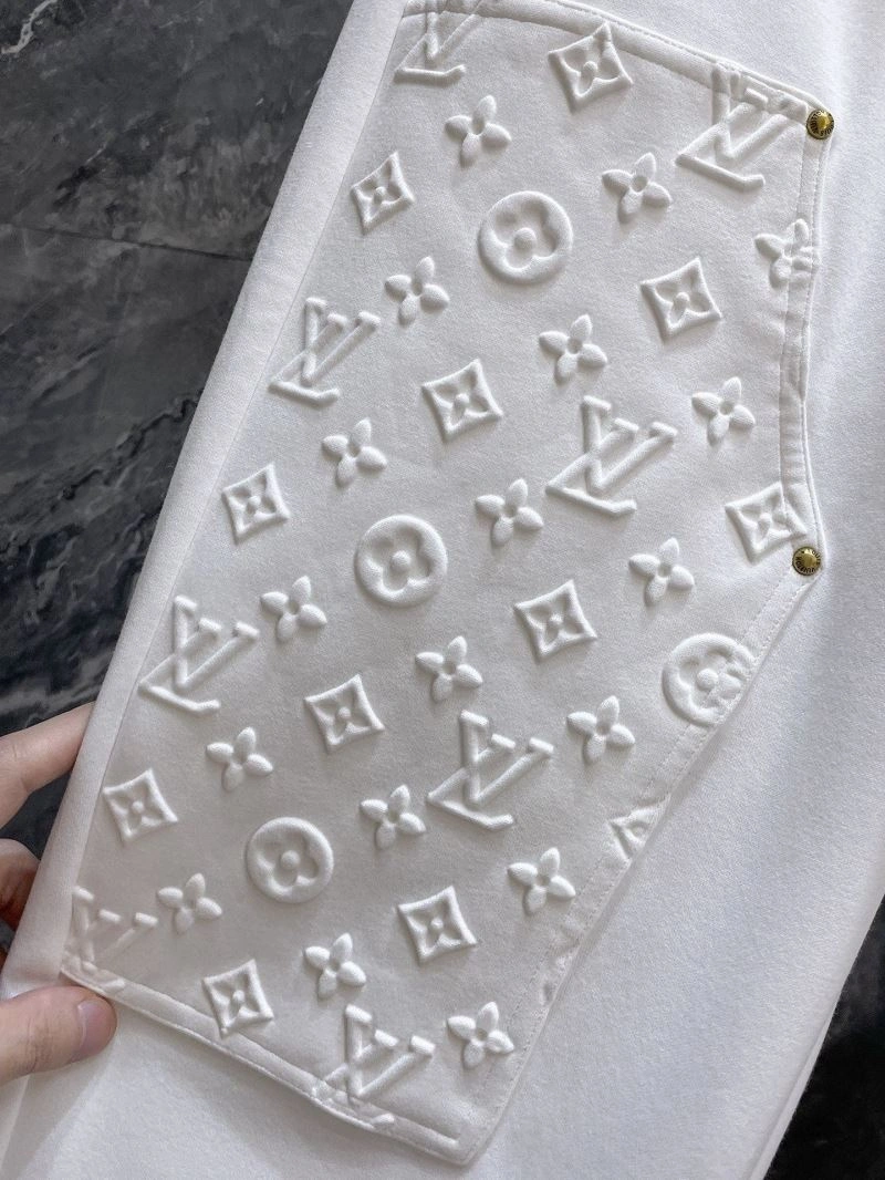 Effortless Louis Vuitton Long Pants 133015