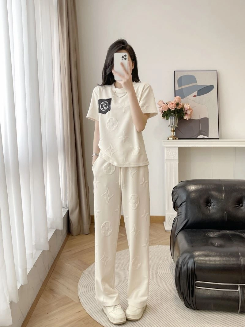 TechFriendly Louis Vuitton Long Suits 138831