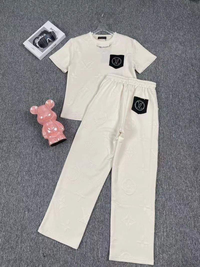TechFriendly Louis Vuitton Long Suits 138831