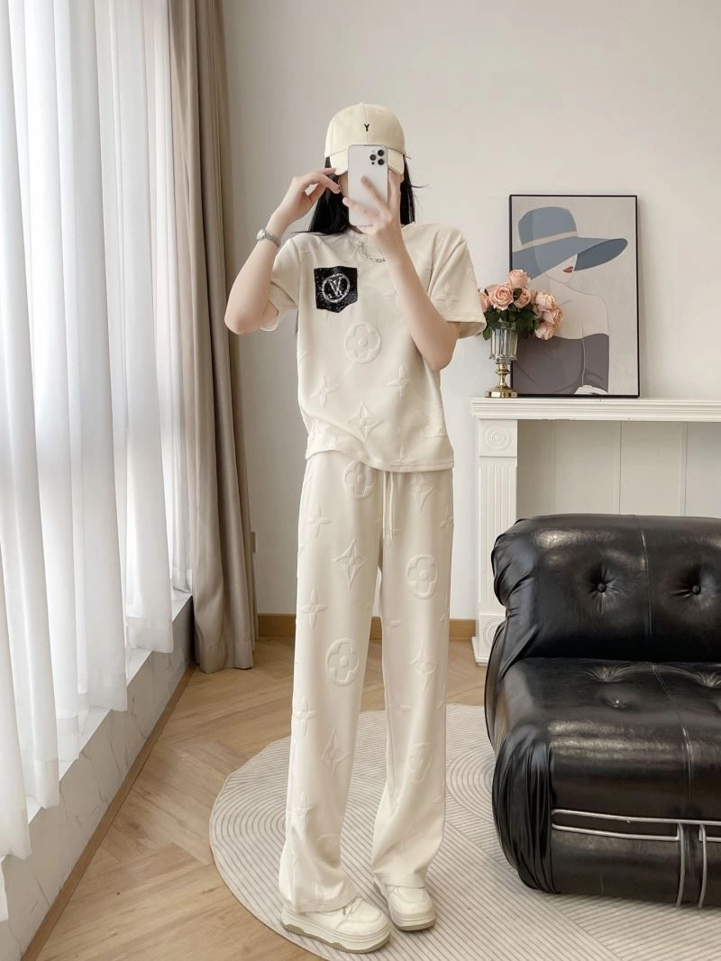 TechFriendly Louis Vuitton Long Suits 138831