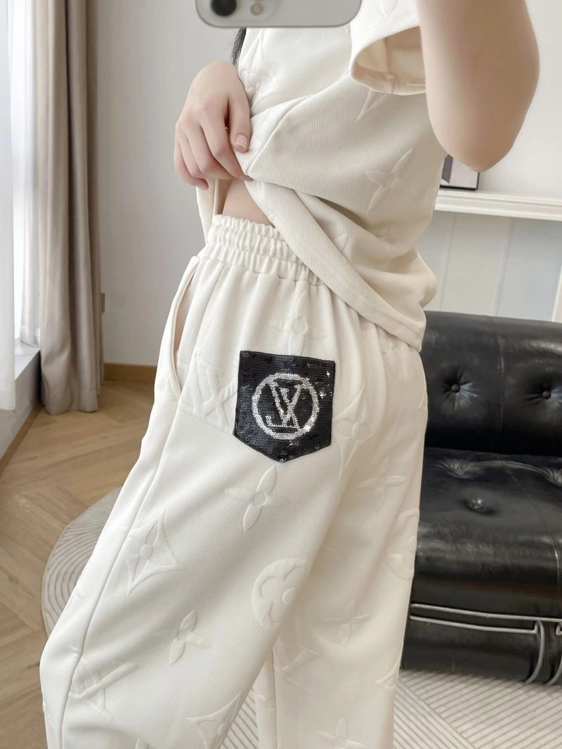 TechFriendly Louis Vuitton Long Suits 138831