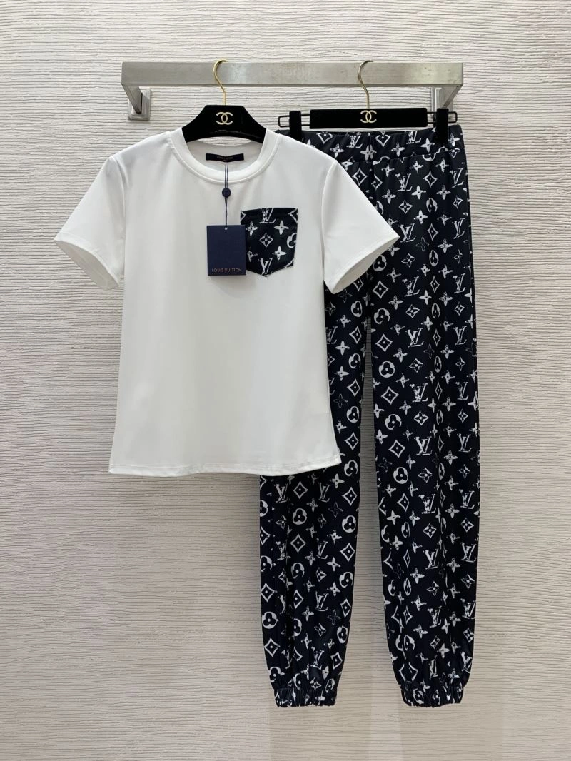 Louis Vuitton Long Suits Chic 138826