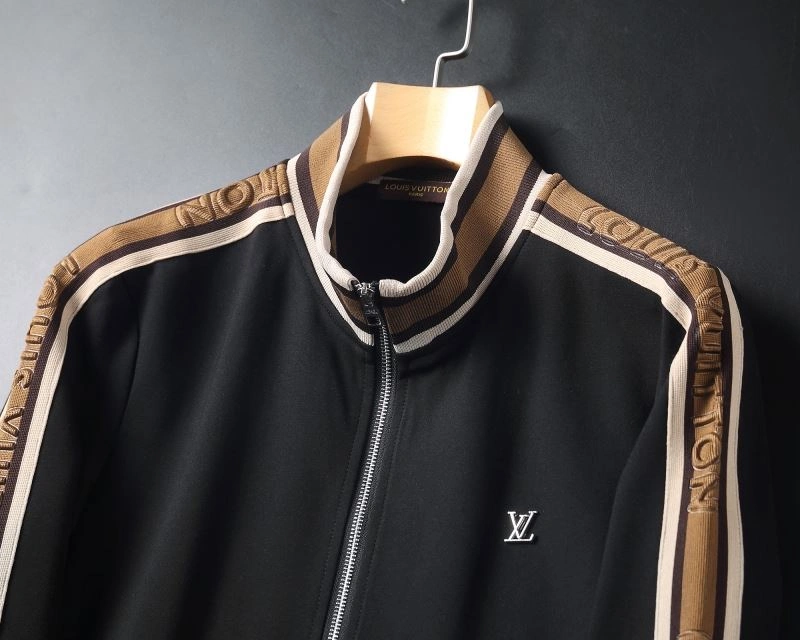 Effortless Louis Vuitton Long Suits 139131