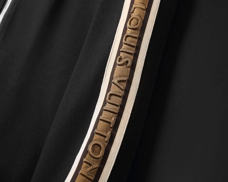 Effortless Louis Vuitton Long Suits 139131