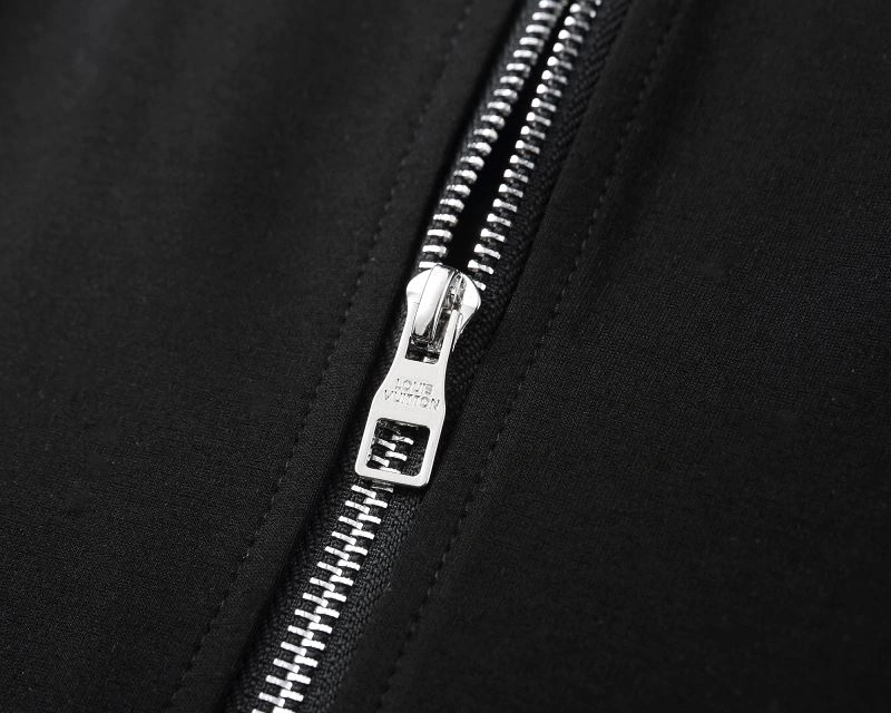 Effortless Louis Vuitton Long Suits 139131