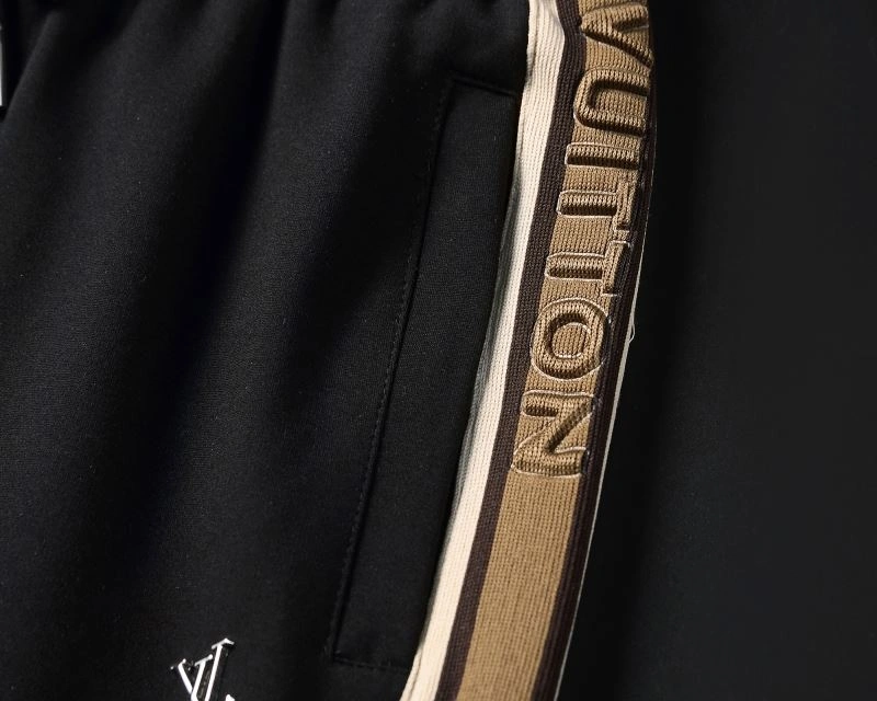 Effortless Louis Vuitton Long Suits 139131