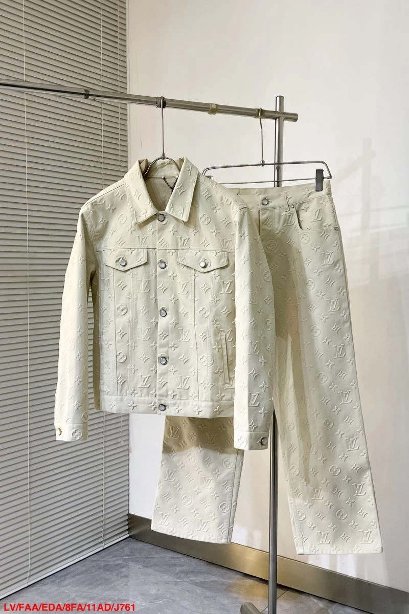 Seasonal Louis Vuitton Long Suits 139108