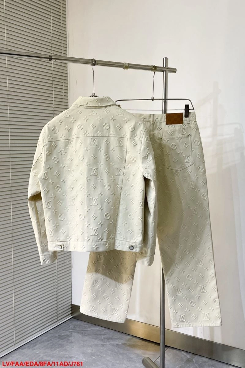 Seasonal Louis Vuitton Long Suits 139108