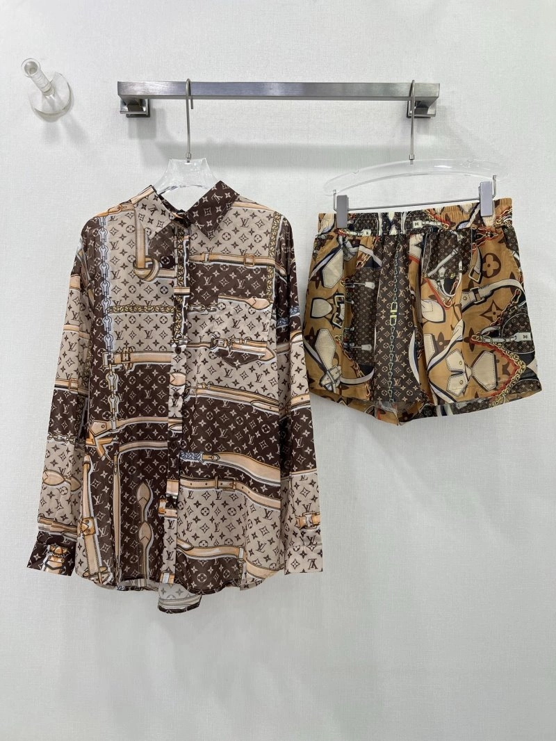 Trendy Louis Vuitton Long Suits 131065