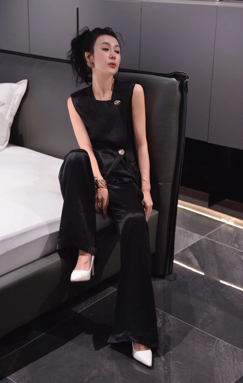 WaterResistant Louis Vuitton Long Suits 131078