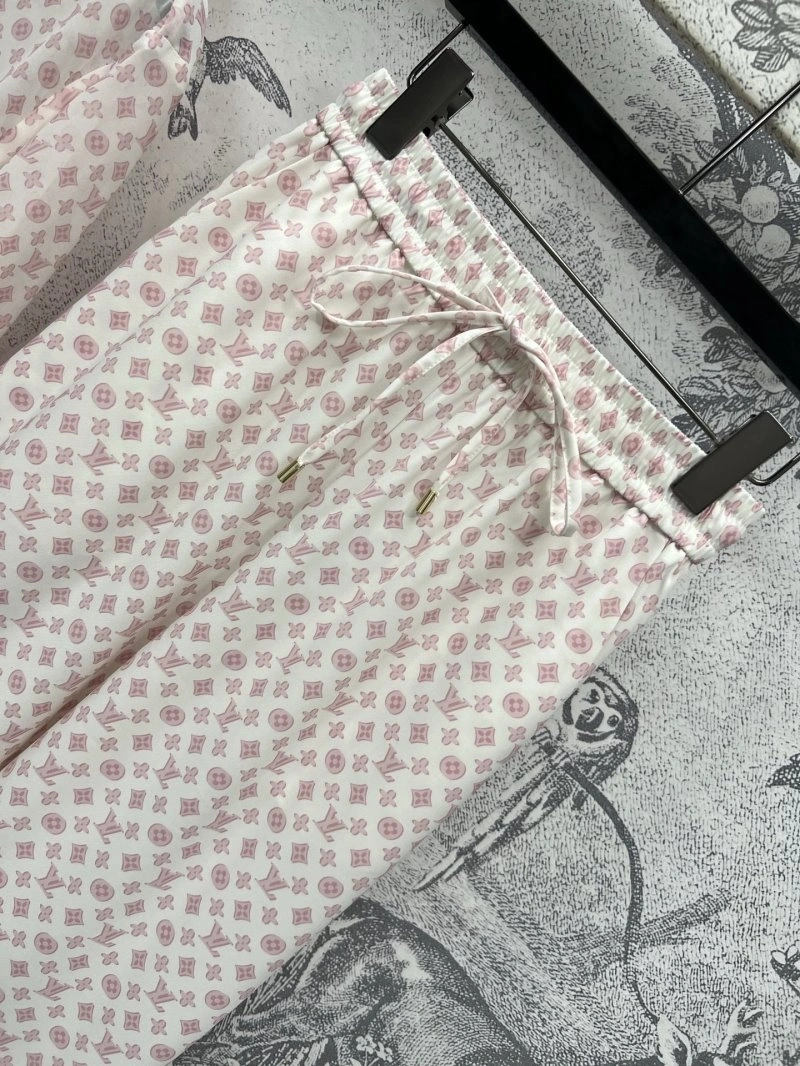 TechFriendly Louis Vuitton Long Suits 130756