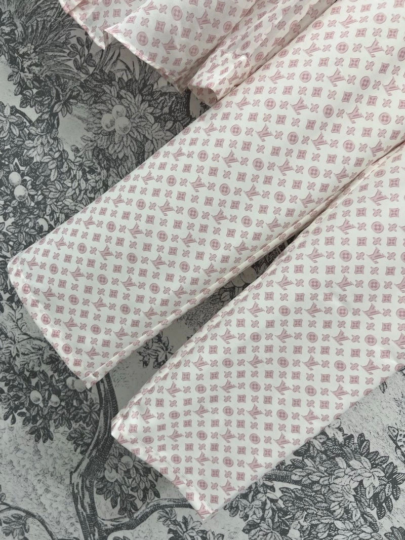 TechFriendly Louis Vuitton Long Suits 130756