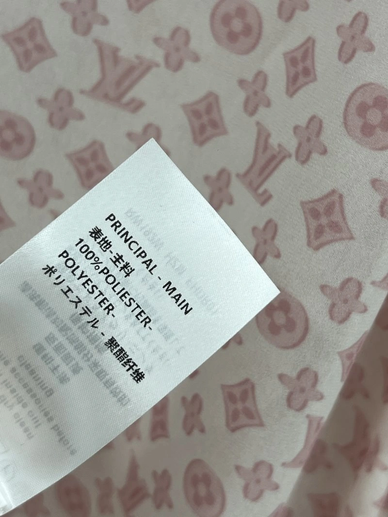 TechFriendly Louis Vuitton Long Suits 130756