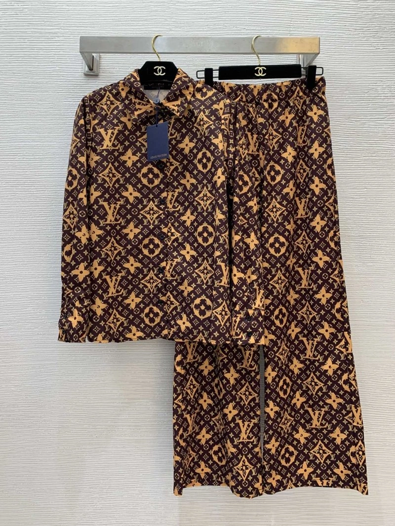 HighPerformance Louis Vuitton Long Suits 130748