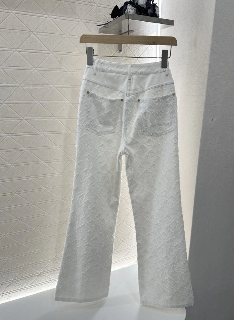 Louis Vuitton Long Suits Sleek 131399