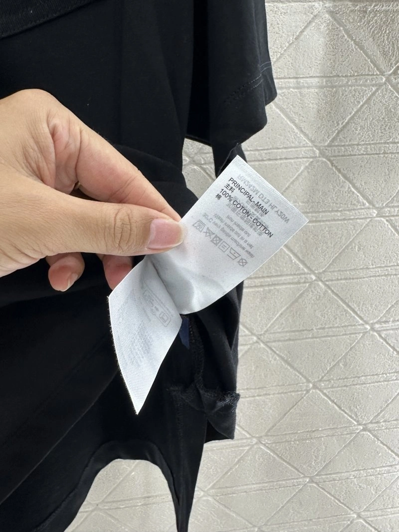 Louis Vuitton Long Suits Sleek 131399