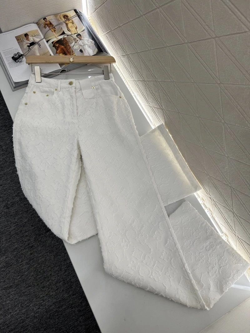 Louis Vuitton Long Suits Sleek 131399