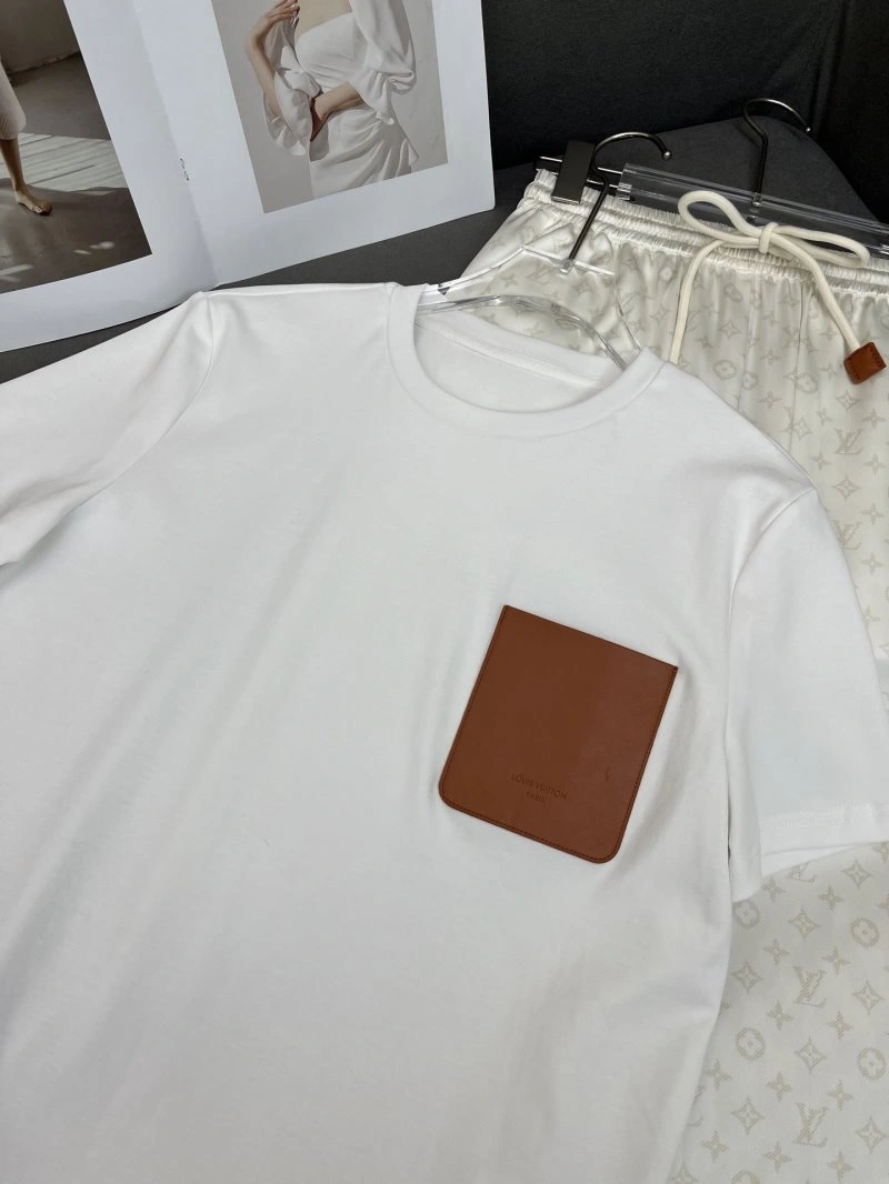 Effortless Louis Vuitton Long Suits 131394