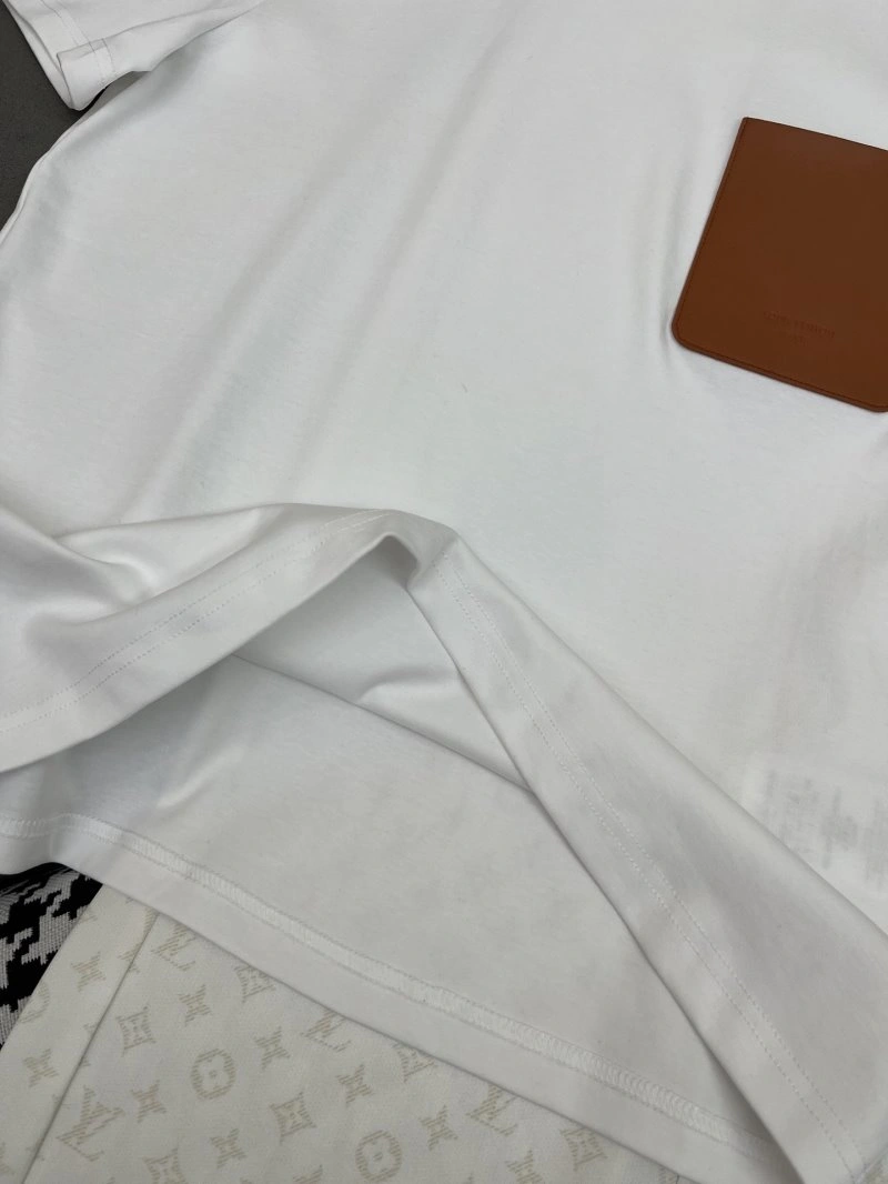 Effortless Louis Vuitton Long Suits 131394
