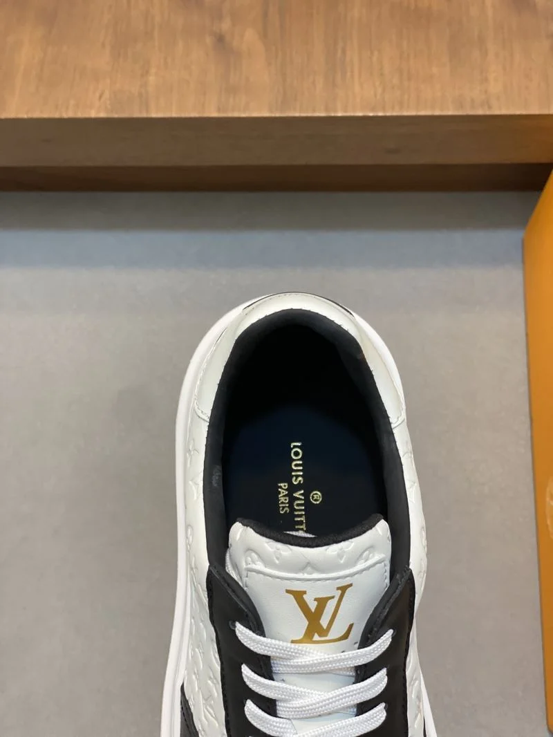 Louis Vuitton Low Shoes EyeCatching 30814