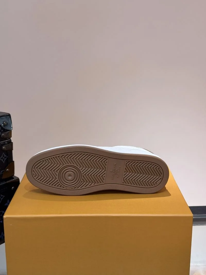 Louis Vuitton Low Shoes Bold 30816