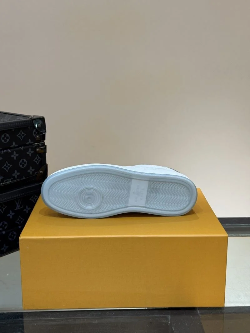 Louis Vuitton Low Shoes TimelessDesign 30324