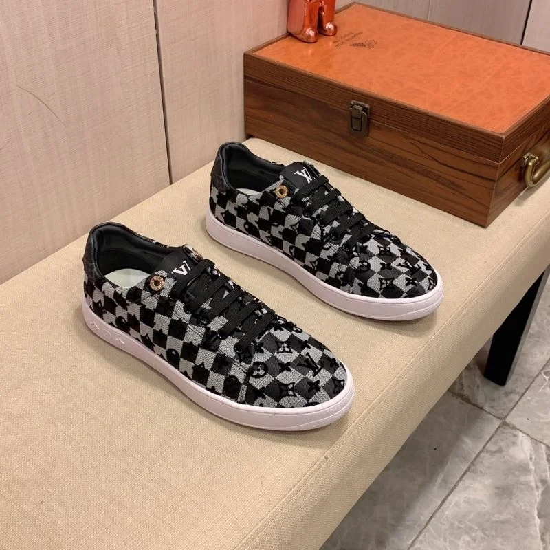 Flexible Louis Vuitton Low Shoes 30809