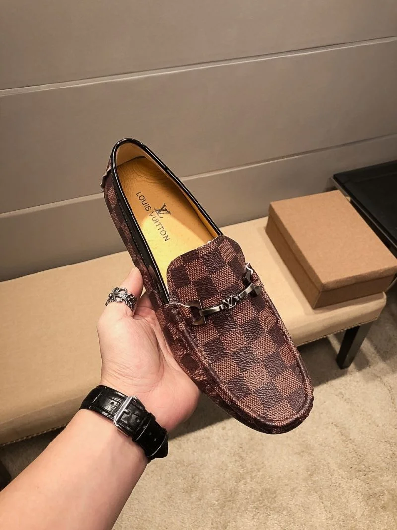 Durable Louis Vuitton Low Shoes 30807