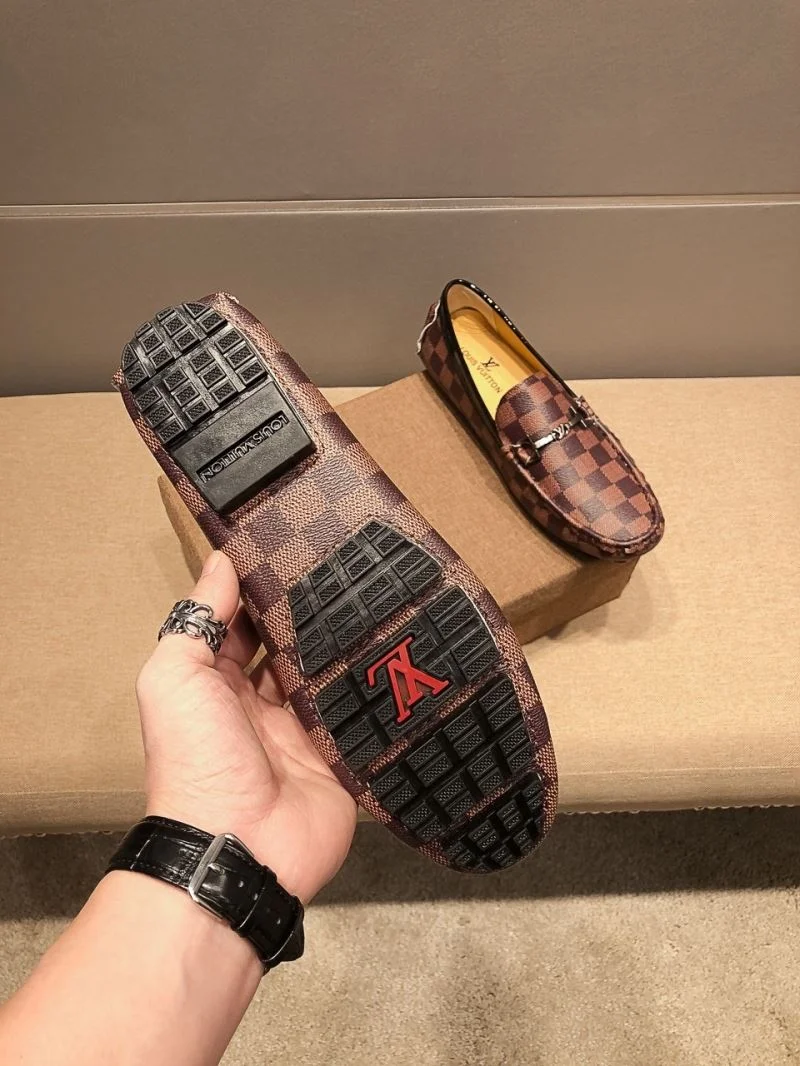 Durable Louis Vuitton Low Shoes 30807