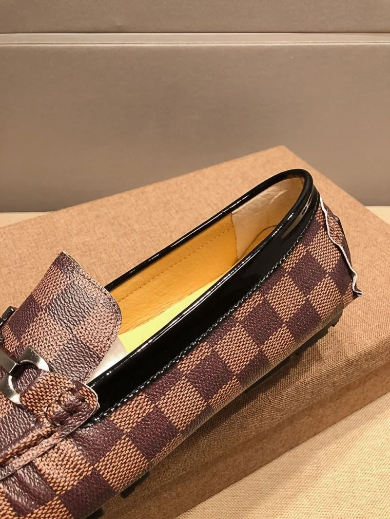 Durable Louis Vuitton Low Shoes 30807