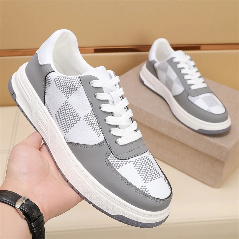 Louis Vuitton Low Shoes Stylish 30813