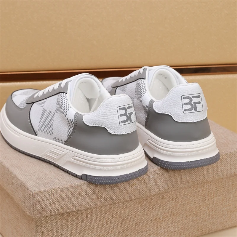 Louis Vuitton Low Shoes Stylish 30813