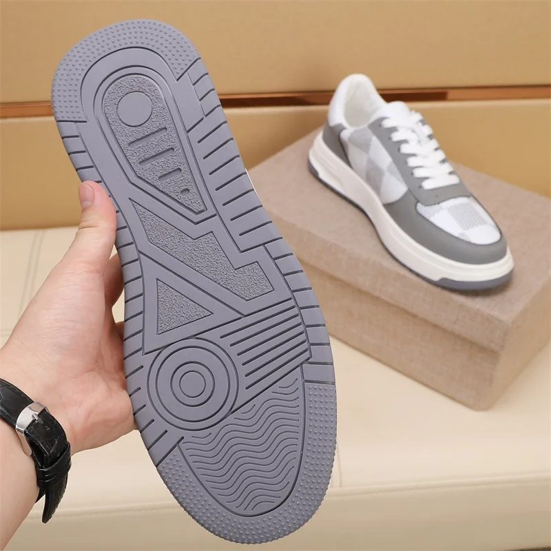 Louis Vuitton Low Shoes Stylish 30813