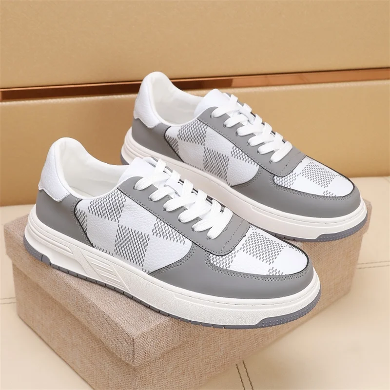 Louis Vuitton Low Shoes Stylish 30813