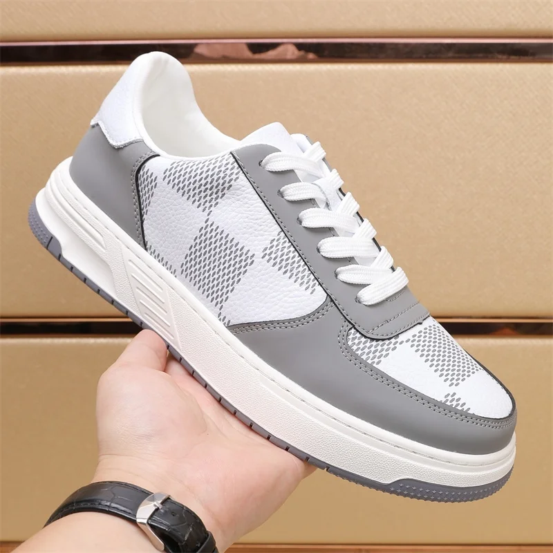 Louis Vuitton Low Shoes Stylish 30813