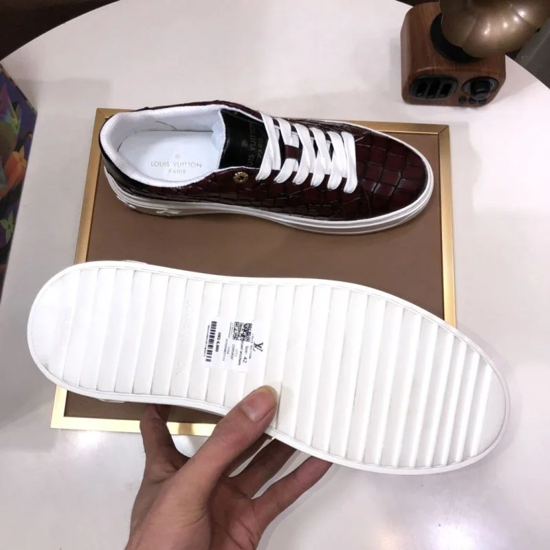 Louis Vuitton Low Shoes Sophisticated 30812
