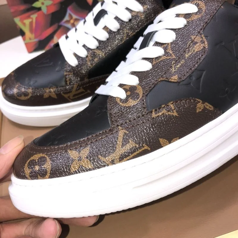 Resilient Louis Vuitton Low Shoes 30805